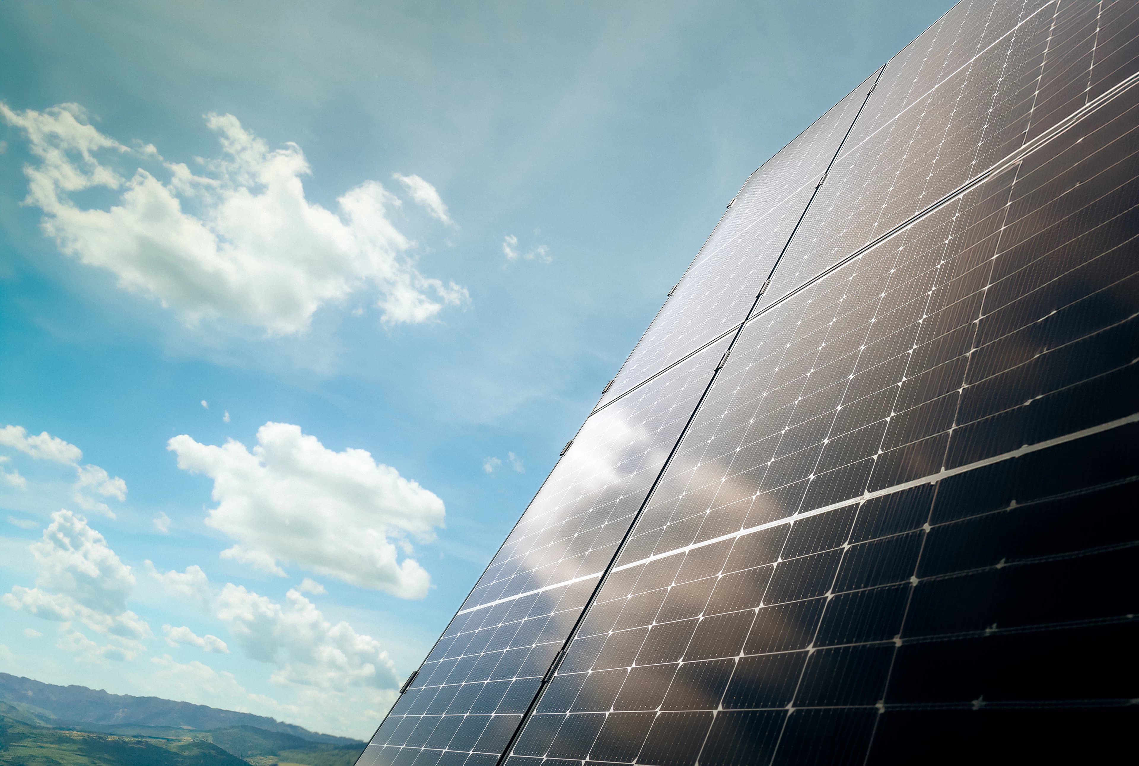 Solar Cladding
Replace Cladding with Clean Energy